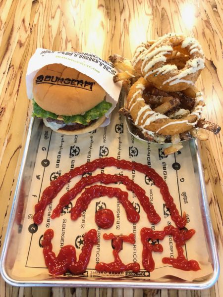 gourmet burger restaurant in winter garden, burgerfi, wifi, winter garden florida, plant street market, cheeseburger